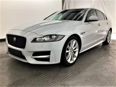 Usata Jaguar XF R-Sport 179 CV (131 kW) 2016 Bianco Berlina