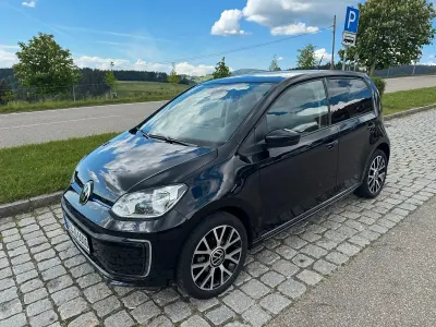 Używany VW e-up! 61 kW (83 KM) 2022 Czarny Hatchback