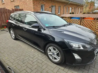 Używany Ford Focus Cool & Connect 150 KM (110 kW) 2019 Czarny Kombi