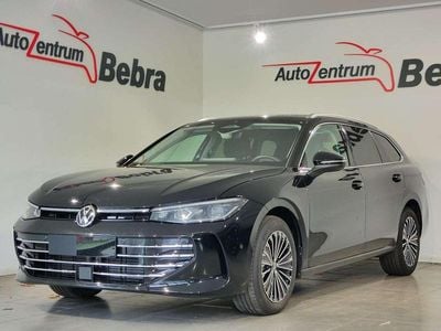 Gebraucht VW Passat Elegance 150 PS (110 kW) 2024 Mythos black Kombi