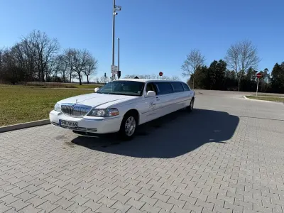Gebraucht Lincoln Town Car 242 PS (177 kW) 2007 Violett Limousine