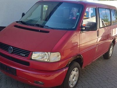 gebraucht VW Multivan T42,5 TDI inkl. Reparaturblech und Möbel