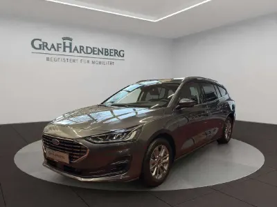 Neu Ford Focus Titanium 125 PS (91 kW) 2025 Magneticgrau (metallic) Kombi