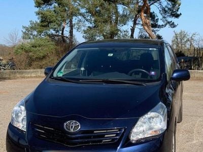 Gebraucht Toyota Verso 177 PS (130 kW) 2012 Blau Van / Kleinbus