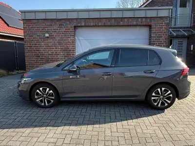 Gebraucht VW Golf VII Life 150 PS (110 kW) 2020 Grau Limousine