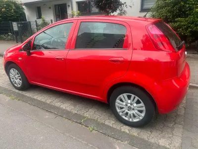 Gebraucht Fiat Punto Basis 70 PS (51 kW) 2016 Rot Kleinwagen