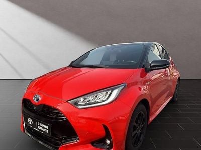 Gebraucht Toyota Yaris Hybrid Edition 116 PS (85 kW) 2021 Tokio fusion rot metallic, dach schwarz Limousine
