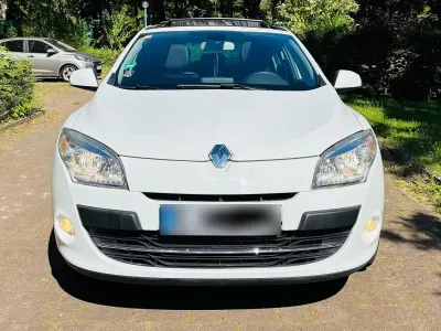 Gebraucht Renault Mégane 131 PS (96 kW) 2010 Weiß Limousine