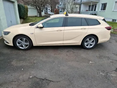 Gebraucht Opel Insignia Exklusiv 170 PS (125 kW) 2018 Gelb Kombi