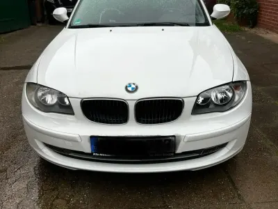 Gebraucht BMW 116 121 PS (88 kW) 2011 Weiß Kleinwagen