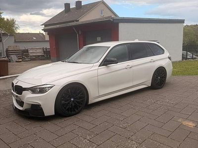 Gebraucht BMW 330 M Sport 258 PS (189 kW) 2015 Weiß Kombi