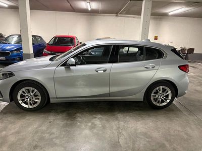 Silber Gebraucht 2020 BMW 118 Advantage Kleinwagen | 19.000 € (Fairer Preis)