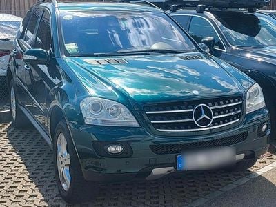 Grün Gebraucht 2006 Mercedes ML500 SUV | 14.000 €