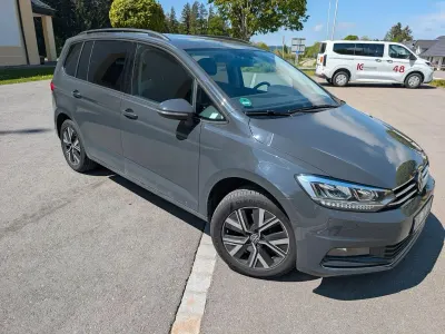 Gebraucht VW Touran Highline 150 PS (110 kW) 2021 Grau Van / Kleinbus