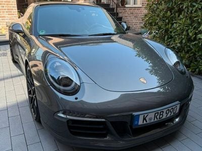 Porsche 911 Carrera GTS
