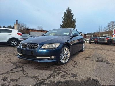 Gebraucht BMW 325 Sport Line 218 PS (160 kW) 2010 Blau Coupé
