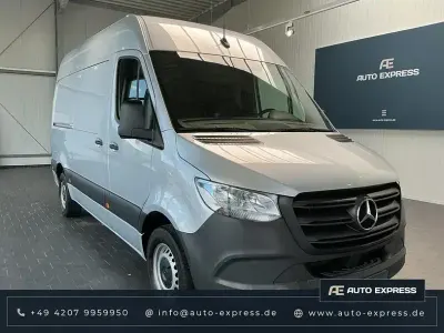Gebraucht Mercedes Sprinter 150 PS (110 kW) 2023 Silber (lackfarbe iridiumsilber mb 9775) Van