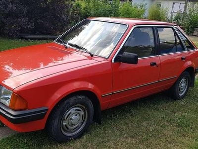 Rot Gebraucht 1983 Ford Escort Limousine | 4.995 €