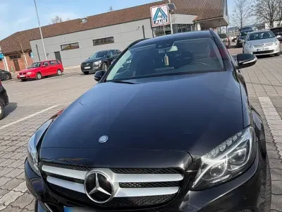 Gebraucht Mercedes C220 170 PS (125 kW) 2015 Schwarz Limousine