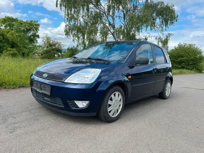 Gebraucht Ford Fiesta Trend 101 PS (74 kW) 2002 Blau Kleinwagen