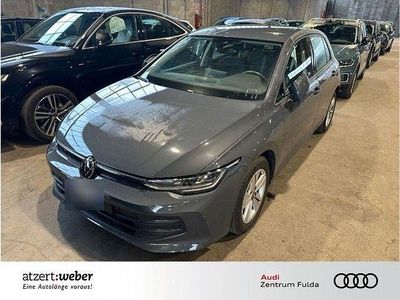 Gebraucht VW Golf VIII Life 116 PS (85 kW) 2025 Delfingrau metallic Limousine