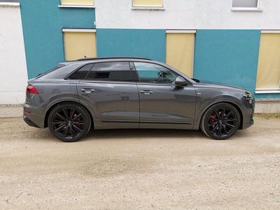 Grau Neu 2025 Audi Q8 Sport SUV | 92.898 € (Superpreis)