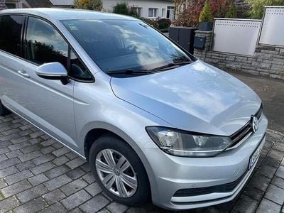 Gebraucht VW Touran Trendline 110 PS (80 kW) 2016 Silber Van / Kleinbus