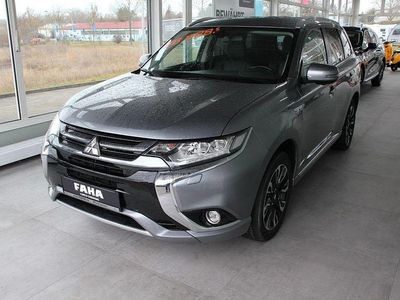 Gebraucht Mitsubishi Outlander P-HEV Plus 121 PS (88 kW) 2017 Grau SUV