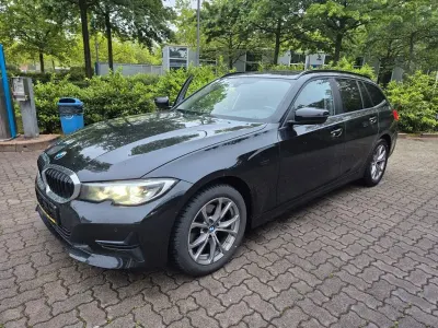 Gebraucht BMW 320 Advantage 190 PS (139 kW) 2022 Schwarz Kombi