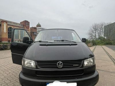 gebraucht VW Multivan Bus T42,5 TDI schwarz