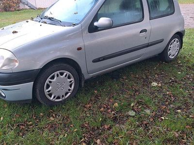 Gebraucht Renault Clio II 2001 Silber Kleinwagen