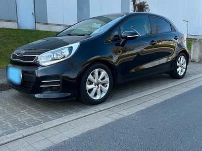 Gebraucht Kia Rio 109 PS (80 kW) 2016 Schwarz Kleinwagen