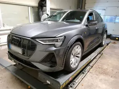 Gebraucht Audi e-tron Sportback Ambiente 369 kW (503 PS) 2023 Grau SUV