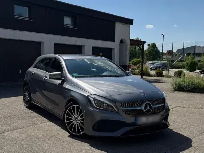 Gebraucht Mercedes A180 AMG line 122 PS (89 kW) 2018 Grau Limousine