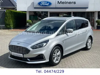 Gebraucht Ford S-MAX Titanium 150 PS (110 kW) 2022 Silber Van / Kleinbus