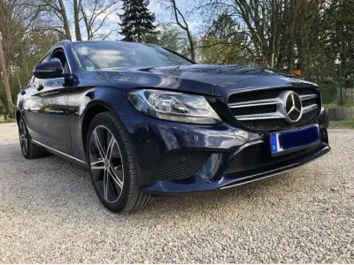 Używany Mercedes C300e Exclusive 194 KM (142 kW) 2020 Niebieski Kombi