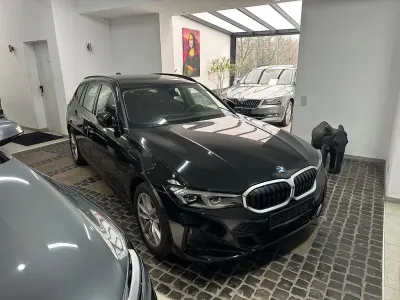 Gebraucht BMW 320 Sport Line 190 PS (139 kW) 2023 Schwarz Kombi