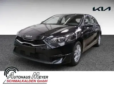 Gebraucht Kia Ceed Comfort 140 PS (102 kW) 2025 Schwarz Kleinwagen