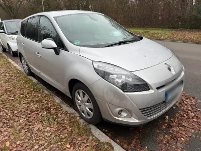 Gebraucht Renault Mégane GrandTour 81 PS (59 kW) 2010 Silber Kombi
