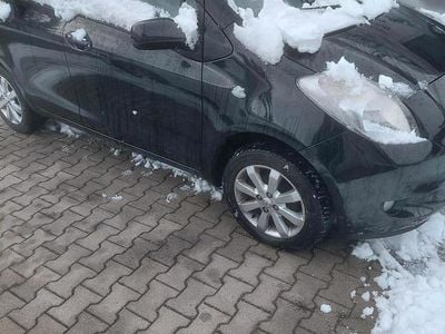 Gebraucht Toyota Yaris 70 PS (51 kW) 2009 Schwarz Kleinwagen