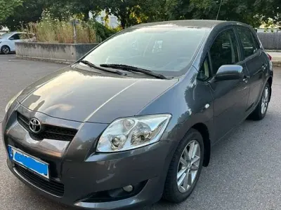 Gebraucht Toyota Auris Life 101 PS (74 kW) 2009 Grau Kleinwagen