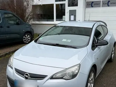 Gebraucht Opel Astra GTC 140 PS (102 kW) 2013 Grau Coupé
