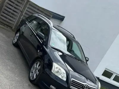 Gebraucht Toyota Avensis 163 PS (119 kW) 2004 Schwarz Kombi
