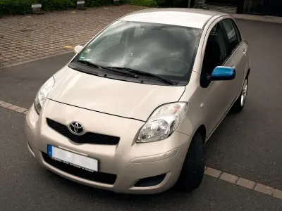 Gebraucht Toyota Yaris Club 99 PS (72 kW) 2011 Gold Kleinwagen