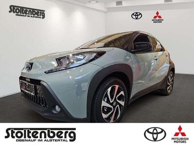 Urban khaki (6x3)/ black mica (209) (gruen) Neu 2025 Toyota Aygo X Team SUV | 18.980 € (Fairer Preis)