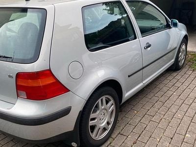 Silber Gebraucht 2000 VW Golf IV Kleinwagen | 2.950 € (Fairer Preis)