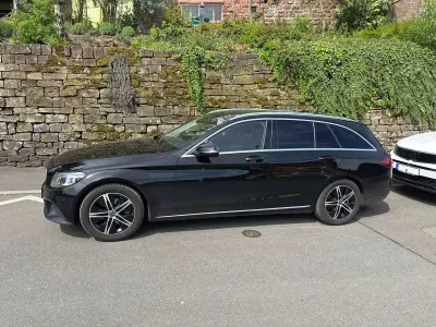 Gebraucht Mercedes C220 194 PS (142 kW) 2021 Schwarz Kombi