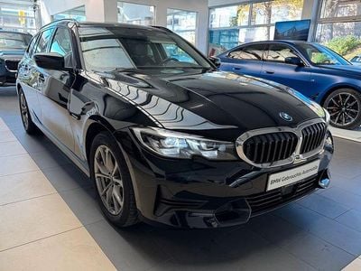 Gebraucht BMW 330e Sport Line 184 PS (135 kW) 2022 Schwarz Kombi