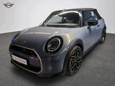 Begagnad Mini Cooper S Cabriolet Favoured 204 HK (150 kW) 2025 Grå Cab