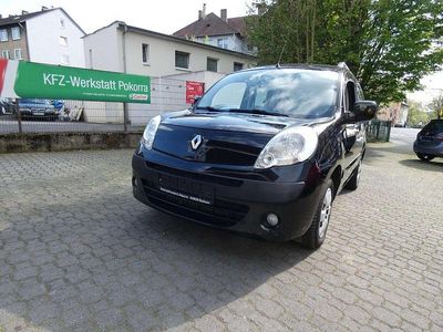 Usado Renault Kangoo Happy Family 106 HP (77 kW) 2011 Preto Monovolume